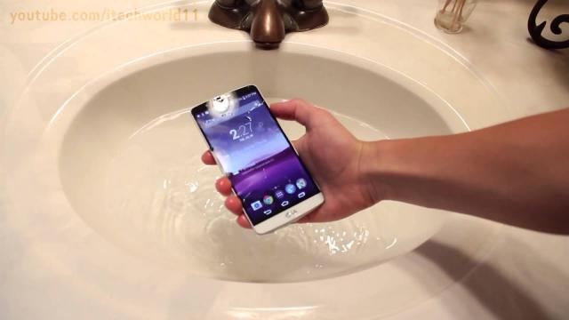 <b>LG G3 este supus unui test extrem de rezistență; acesta supraviețuiește timp de două ore sub apă (Video)</b>Așa cum toți am remarcat, flagship-ul LG G3 este un device cu adevărat uimitor din toate punctele de vedere, acesta fiind deja un candidat cu multe șanse de reușită la titlul de cel mai bun smartphone al anului 2014. Pe lângă funcțiile care îl...