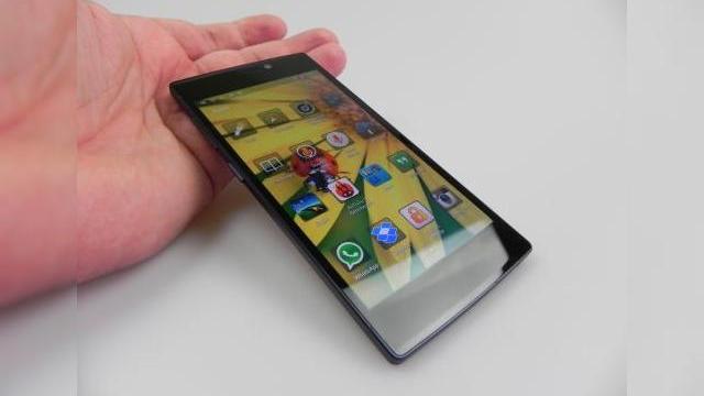 <b>Allview X2 Soul Review: unul dintre cele mai elegante telefoane ale ultimilor ani, campion al taliei scăzute, capabil de captură foto de calitate (Video)</b>Allview X2 Soul este unul dintre telefoanele despre care suntem întrebați cel mai des la Mobilissimo.ro, pentru că toată lumea vrea să știe cum se comportă "cel mai subțire telefon din lume". Acest model este un Gionee Elife S5.5 rebranduit și...
