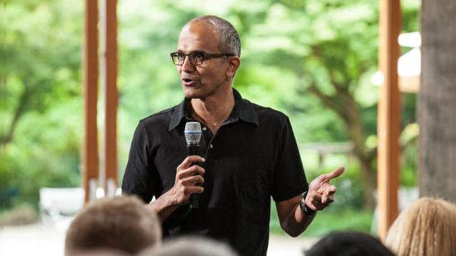 <b>Concedieri masive la Microsoft: 18.000 de joburi tăiate; Proiectul Nokia X și modelele Android pică și ele victime noii strategii!</b>Scriam cu câteva zile în urmă&nbsp;că se discută la Microsoft despre restructurări, care ar putea reduce personalul firmei din Redmond cu 10%. Ei bine azi avem câteva cifre îngrijorătoare pentru companie și mai ales pentru foști angajați Nokia...
