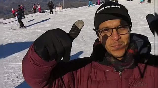 <b>Noua modă după selfie-uri: "dronies", fotografiile realizate În vacanță cu drona</b>Dacă ideea de selfie e deja pe buzele tuturor și a devenit uzată, ideea de "dronies" e cu totul nouă și e o modalitate cu siguranță originală de a face poze în vacanță. E vorba despre fotografiile realizate cu drona, un soi de mega selfie...