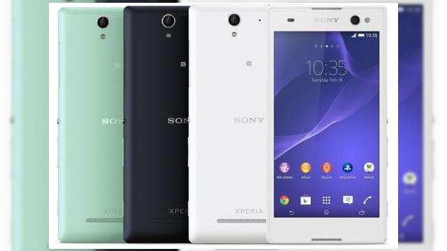 <b>Sony Xperia C3, telefonul cu camera de selfie cu blitz primește primul preț: 323 dolari În China</b>Probabil cel mai "luminos" telefon destinat selfie-urilor, Sony Xperia C3 a primit în această săptămână și primul său preț. Spunem luminos, deoarece acest model folosește un blitz în zona frontală și azi aflăm că el va costa 323 dolari pe...