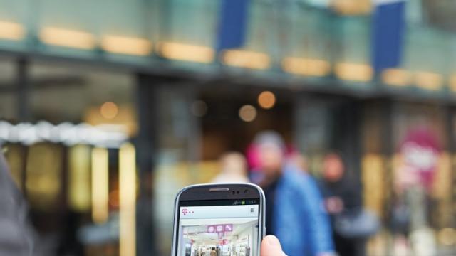 <b>Romtelecom și Cosmote România vor folosi brandul comun Telekom România de la jumătatea lui septembrie</b>Iată că azi se anunță oficial ceea ce vă comunicăm cu ceva vreme în urmă și anume faptul că Romtelecom și Cosmote vor activa din septembrie sub brandul Telekom România. începând cu jumătatea lunii viitoare se va pune în aplicare acest...