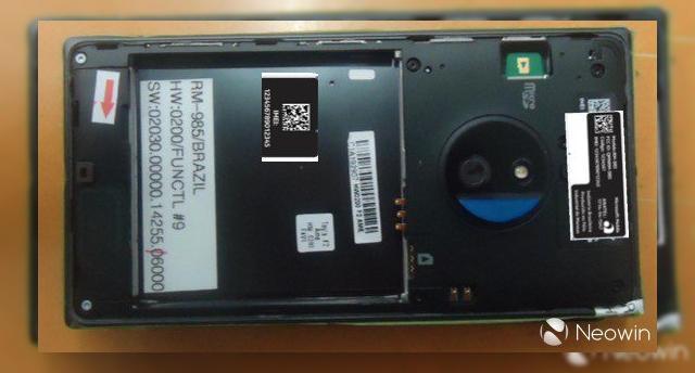 <b>Nokia Lumia 830 fotografiat În imagini blurate, ar putea sosi În curând</b>Dacă Nokia Lumia 920 a fost urmat la puțin timp de versiunea sa mai accesibilă Lumia 820, ne așteptam ca la fel să se întâmple și cu Lumia 930. Un Lumia 830 a fost deja subiect de zvonuri de câteva ori, iar azi vedem noi imagini cu acest device,...