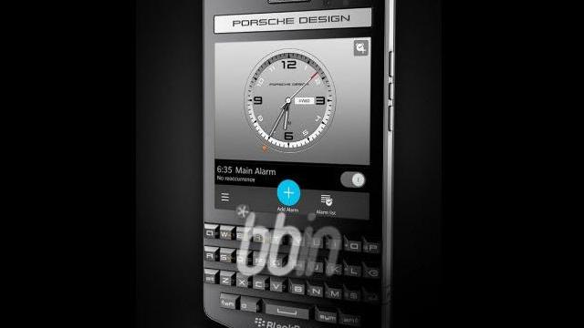 <b>BlackBerry Porsche Design P`9983 ajunge pe Internet din nou, sub formă de specificații și imagini</b>Al treilea handset BlackBerry Porsche Design, modelul P&#39;9983 a mai fost subiect de scăpări și iată-l că azi ajunge pe web din nou, sub formă de specificații și imagini. Terminalul va avea o structură din sticlă în zona din spate și o...
