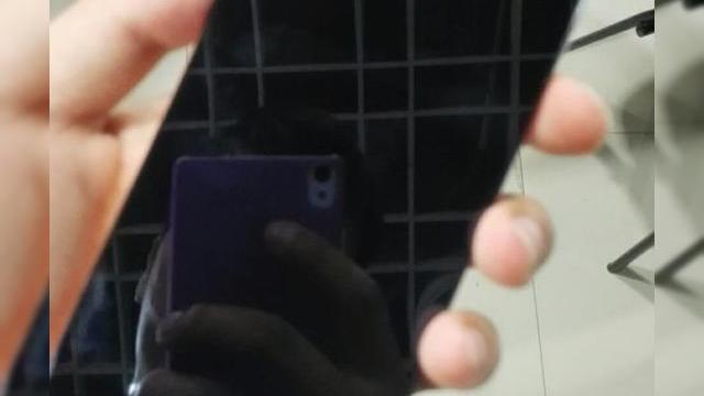 <b>Lenovo Vibe X2 apare În noi fotografii mai clare ce ne oferă o privire detaliată asupra design-ului său</b>Un terminal ajuns pe web zilele trecute este și Lenovo Vibe X2, terminal care ne-a făcut puțin mai mult decât curioși din punct de vedere al design-ului, capitol la care acesta adoptă o serie de elemente similare cu cele întâlnite pe...