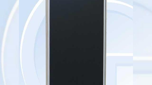 <b>Sony Xperia Z3 specificații aproape complete și imagini de la autoritatea chineză de autorizare a dispozitivelor electronice!</b>Așteptat să debuteze oficial luna viitoare în cadrul IFA 2014 alături de alte dispozitive pregătite de Sony, iată că pe ultima sută de metri, modelul Xperia Z3 primește certificare din partea autorităților chineze (TENAA). După cum bine știm,...