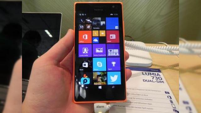 <b>IFA 2014: Nokia Lumia 730 hands on - selfie phone dual SIM, cu ecran OLED (Video)</b>Microsoft a prezentat la IFA 2014 câteva noi modele Lumia și deși nicăieri în comunicatele de presa sau pe web nu mai scrie "Nokia", pe terminale e prezent în continuare acest logo, deci le vom numi astfel. Nokia Lumia 730 se număra printre...