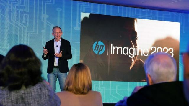 <b>Ce a prezentat HP în cadrul evenimentului Imagine 2023? Device-uri pentru muncă on-the-go, periferice HyperX, noi soluții software, imprimante</b>Ieri a avut loc un eveniment HP important, intitulat „HP Imagine 2023”. După cum îi spune chiar numele, compania și-a prezentat viziunea asupra anului în curs și a oferit soluții software și hardware pentru această eră a flexibilității în care ne aflăm