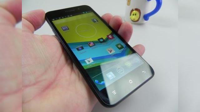 <b>UTOK 5008 Review: unul dintre cele mai arătoase telefoane octa core din lume, model dual SIM cu baterie sacrificată (Video)</b>UTOK 5008 este smartphone-ul octa core cu unul dintre cele mai accesibile prețuri din țara noastră. El a fost lansat la începutul lui iulie și costă în jur de 999 lei. La momentul realizării recenziei video, acest produs era oferit pe UTOK.com cu...