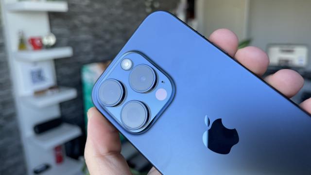 <b>iPhone 15 Pro surprinde printr-un scor ciudat pe DxOMark </b>V-am citit comentariile la articolele despre testele DxOmark şi ştiu că nu sunteţi foarte încântaţi de notele date de francezi. Uneori sunt de acord cu ei, alteori mă scarpin pe creştet şi mă întreb cum un telefon că Xiaomi 13 Ultra nu a fost mai