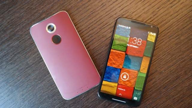 <b>Motorola pregătește noul Moto X Într-o versiune Pure Edition, deblocată și fără bloatware</b>Mai țineți minte versiunile Google Edition ale telefoanelor flagship Android din ultimii ani? Ei bine, Motorola Moto X, ediția 2014 va primi și ea o astfel de versiune, sub numele de Pure Edition. Multă lume va dori să cumpere acest model în...