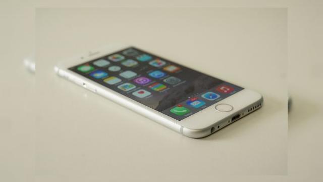 <b>iPhone 6 review (trecere În revistă): Primele recenzii spun despre iPhone 6 că e elegant și eficient dar alunecos, are ecran excelent, iar viața bateriei putea fi mai bună</b>De vreme ce au început să apară primele recenzii ale lui iPhone 6, e cazul să aruncăm o privire asupra lor pentru a vedea ce spun redactorii tech din toată lumea despre noul telefon Apple. Acesta a fost anunțat pe 9 septembrie, oferit spre...