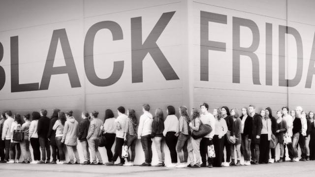 <b>Iată detalii despre ediția a patra Black Friday la eMAG.ro; Debutează pe 21 noiembrie!</b>eMAG.ro a împărtășit cu noi detalii despre ediția a patra a campaniei de reduceri Black Friday, care va avea loc în acest an pe 21 noiembrie. în avampremiera lui Black Friday au mai existat campanii de reduceri, precum recentă Revoluție a...