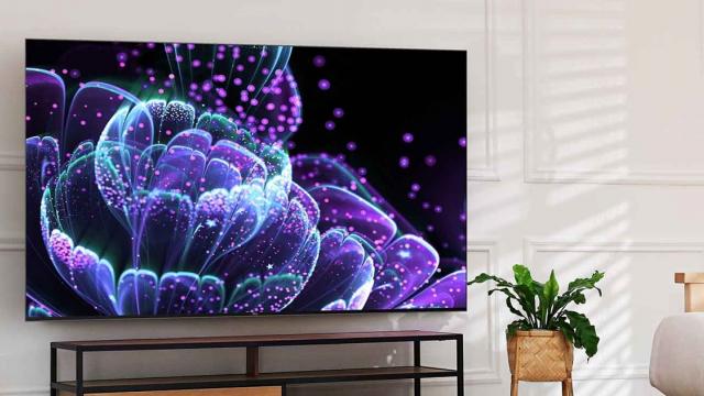 <b>Turul Magazinelor #1363: Cel mai ieftin televizor mini LED, ghete de iarnă cu 20% reducere, RTX 4060 sub 1700 lei</b>Finalul de săptămâna ne aduce zăpadă, zăpadă şi iar zăpadă. Târguri de Crăciun, mers la munte, snowboard, dat cu sania şi pregătiri de Crăciun. Unele oferte pre-Crăciun sunt mai tentante decât cele de Black Friday, trebuie să recunosc