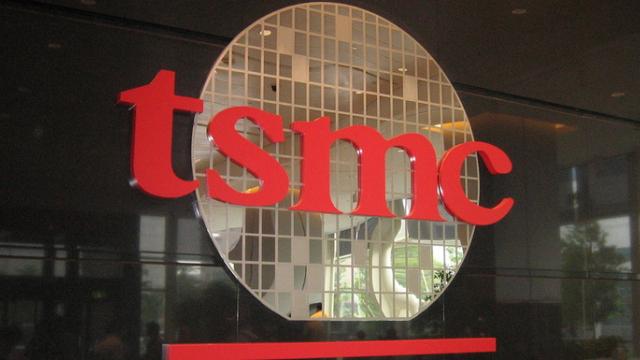 <b>ARM și TSMC prezintă roadmapul pentru procesoarele 64 bit bazate pe procesul 10 nm FinFET</b>Cu câteva zile în urma aflăm că TSMC pregătește o nouă generație de procesoare bazate pe proces de producție de 16/14 nm și menite să fie următoarele chipseturi Apple. Apoi a apărut și Samsung cu modele similare de chipseturi, iar azi se...