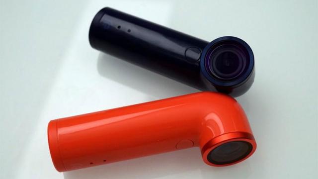 <b>Cel mai inutil obiect fabricat vreodată de cei de la HTC, pe cale de a fi lansat astăzi!</b>Colegul meu Radu a scris azi despre selfie-uri în general, eu mă voi axa în a critica &rdquo;vizionarii&rdquo; de la HTC, care sunt pe cale să anunțe cel mai inutil gadget lansat vreodată de acesta companie.&nbsp; &nbsp; &nbsp; Am avut teasere și...