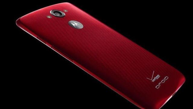 <b>Motorola Droid Turbo Își face apariția sub forma unei imagini randate pe web</b>Zilele acestea am tot vorbit despre Motorola Droid Turbo, device ce urmează a debuta în exclusivitate prin intermediul operatorului Verizon. Cu toate că au existat scăpări ce făceau referire la posibilele specificații ale acestui model, până...