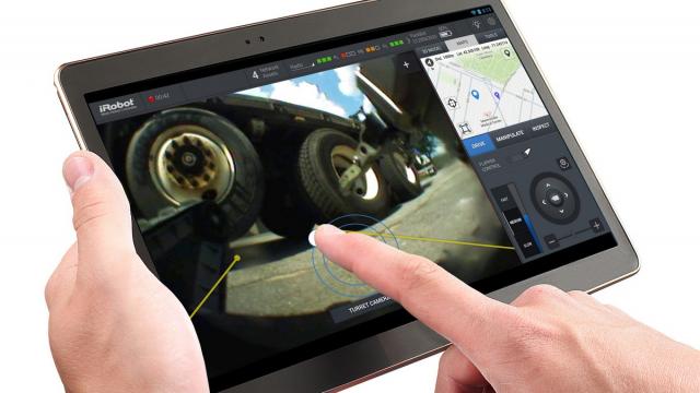 <b>iRobot uPoint transforma roboții militari În... joc pe tabletă (Video)</b>Probabil vă imaginați și voi ca și mine că atunci când dronele americane sau roboții pentru dezamorsat bombe sunt trimiși la treabă, controlul lor are loc de pe niște mega joystickuri, atașate la super computere. Ei bine, sistemul de mai jos ne...
