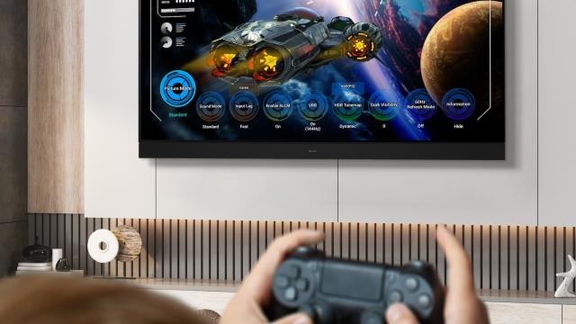 <b>CES 2024: OLED Panasonic cu Fire TV, fuziunea dintre precizia cinematică și controlul inteligent; Z95A și Z93A, alegerea cinefililor și gamerilor exigenți</b>Panasonic își actualizează gama de televizoare OLED cu modelele Z95A și Z93A, care integrează sistemul de operare Fire TV. Acestea promit o experiență îmbunătățită, oferind nu doar streaming, aplicații și canale live, dar și recomandări personalizate.