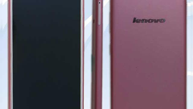 <b>Lenovo Sisley revine, de această dată pe site-ul TENAA; Clonă de iPhone 6 are specificații modeste</b>Despre Lenovo Sisley aflați ieri, atunci când acest device care clonează iPhone 6 a ajuns pe web. Ei bine azi el primește certificarea autorității TENAA, care confirmă și o serie de specificații destul de modeste. &nbsp; Telefonul a apărut pe...