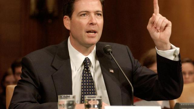 <b>șeful FBI insistă pentru oprirea criptării telefoanelor</b>Fiind unul dintre vorbitorii la un eveniment oficial din Brooklyn, șeful FBI, James Comey și-a exprimat dezacordul cu privire la criptarea smartphone-urilor. El a declarat că înțelege nevoia publicului de securitate și intimitate, dar criptarea...