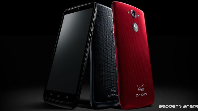 <b>Moto Droid Turbo apare În noi imagini; lansarea este programată pentru 28 octombrie</b>Deși Motorola tocmai a anunțat săptămâna trecută un nou smartphone în parteneriat cu Google, și anume Nexus 6, pe piață mai este așteptat un alt device Motorola a cărei lansare oficială este programată pentru data de 28 octombrie. Numele...