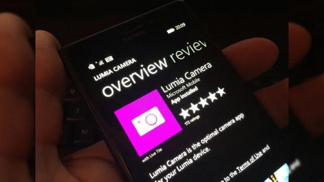 <b>Aplicația Nokia Camera rebranduita În Lumia Camera, poate fi găsită În Windows Phone Store</b>în acest weekend posesorii de terminale Windows Phone care incercau să descarce aplicația Nokia Camera, &nbsp;au observat că nu pot face acest lucru. Aparent, aplicația dispăruse din Windows Phone Store, pentru a reveni azi rebranduită. &nbsp;...