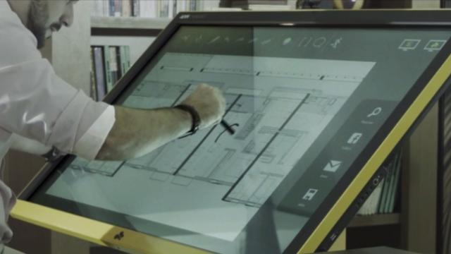 <b>MaxPad este un televizor touch cu Windows 8.1, cu prețuri de la 5400 de dolari În sus (Video)</b>MaxPad este un device interesant, un soi de mega tableta pe care o puteți folosi ca televizor. Acest gadget este un televizor multitouch cu Windows 8.1 la bord. Televizorul are 4 moduri de funcționare: desktop, masa plata de lucru, înclinat la 45 de...