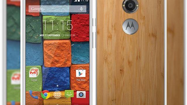 <b>Motorola Moto X (2014) disponibil prin eMAG la un preț de 2.349 lei</b>Dacă vă numărați printre cei care apreciază design-ul lui Nexus 6, dar vă doriți un terminal ceva mai ușor de folosit cu o singură mână, atunci răspunsul ar putea veni de la Motorola Moto X (2014), device ce debutează astăzi pe alb sau negru...