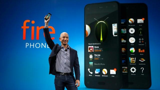 <b>Amazon va mai lansa smartphone-uri pe viitor, În ciuda eșecului numit Fire Phone</b>Probabil știți deja că Amazon Fire Phone nu a fost chiar bine primit, el nefiind un succes printre smartphone-uri, în ciuda așteptărilor ridicate. Totuși, asta nu îi va opri pe cei de la Amazon să își mai încerce norocul de câteva ori în...