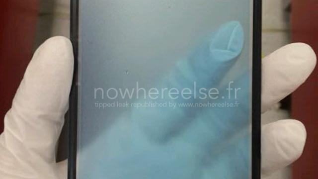 <b>Panoul ecranului de pe HTC Hima/ HTC One 2015 ajunge pe web, măsoară 5.2 inch În diagonală</b>După ce am aflat cu câteva zile în urmă că numele de cod al următorului flagship HTC este Hima, iată că azi avem parte și de o primă scăpare de componentă a acestui device. E vorba despre panoul ecranului său, care ar avea o diagonală de 5.2...
