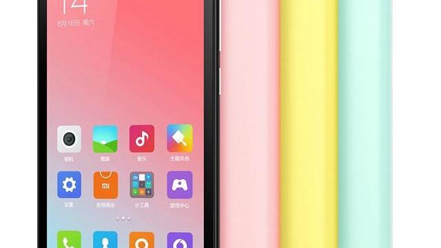 <b>Xiaomi Redmi 2 anunțat oficial, vine cu două sloturi SIM cu suport 4G LTE</b>Xiaomi a anunțat un nou telefon astăzi, urmașul celebrului model Redmi. Noul venit e cunoscut că Xiaomi Redmi 2 și este un telefon dual SIM cu conectivitate 4G pentru ambele cartele introduse în device. &nbsp; Handsetul integrează un display de 4.7...