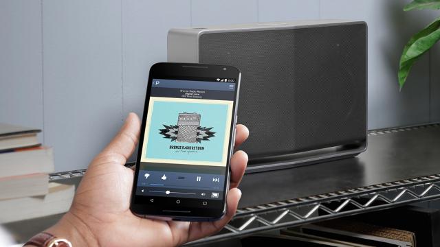 <b>Google lansează Google Cast for Audio: tehnologia Chromecast În versiunea audio, pentru difuzoare (Video)</b>După un produs Chromecast de succes, vândut în 27 de țări și cu o utilizare crescută cu 60% de la lansare (per device), e momentul ca întreg conceptul de Casting să evolueze. Astfel, Google anunța astăzi Google Cast for Audio. &nbsp; Practic,...