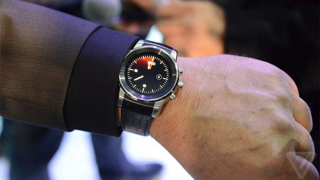 <b>CES 2015: Un ceas misterios se afișează la standul Audi; acesta ar putea fi LG G Watch R 2</b>De ceva timp tot auzim despre posibila existență a unui ceas 4G dezvoltat de LG, produs ce ar urma să poposească oficial la MWC 2015. Deși până la debutul acestui târg de tehnologie ne despart mai bine de 7 săptămâni, iată că recent în...