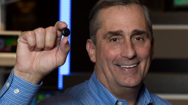 <b>CES 2015: Intel prezintă modulul hardware Curie; acesta poate fi integrat pe orice dispozitiv purtabil</b>Așa cum putem observa, piața de purtabile crește pe zi ce trece, show-ul CES 2015 fiind locația în acest anul acesta au fost lansate o serie de smartwatch-uri și brațări inteligente foarte interesante. Pentru a veni în ajutorul producătorilor ce...