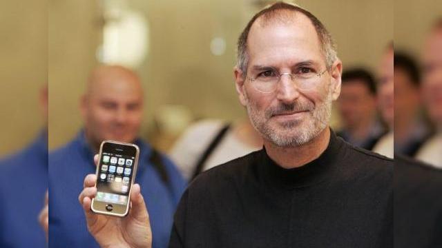 <b>Azi se Împlinesc 8 ani de la anunțul primului iPhone: memento Mobilissimo.ro</b>Ce făceam acum 8 ani? în primul rând, noi la Mobilissimo.ro acopeream acel ceva, acel gadget inedit, acel iPhone pe care Steve Jobs îl anunța pe scenă. A fost articolul cu numărul 15 pe acest site și a fost începutul unui val de inovații pe...