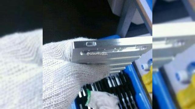 <b>Noi imagini ajunse pe web dezvăluie un device Xiaomi cu grosime de doar 6.1 mm; acesta ar putea fi modelul Mi5/Mi4s</b>Acum câteva ore pe site-urile din China a început să circule o informație cu privire la faptul că Xiaomi trimite în aceste momente invitațiile de presă pentru un eveniment ce va avea loc pe data de 15 ianuarie, zi în care am putea vedea noul...