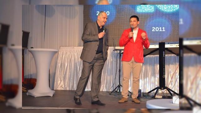 <b>Allview declară că prețul smartphone-urilor ar putea crește cu până la 10% În cazul În care dolarul trece de valoarea de 4 lei</b>în cadrul unui interviu recent marca Ziarul Financiar, aflăm că CEO-ul Allview, Lucian Peticilă, a declarat faptul că prețul smartphone-urilor, tabletelor și gadget-urilor va crește luna viitoare cu aproximativ 6-7% pe fondul deprecierii dolarului...