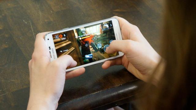 <b>Iată ce ar putea pregăti Samsung pentru MWC 2015: două versiuni de Galaxy S6, un nou smartwatch</b>După CES 2015, următorul mare eveniment al anului este evident Mobile World Congress, la care, ca în fiecare an va participa și Mobilissimo.ro, printr-un trimis la fața locului. MWC aduce tradițional mai multe lansări decât CES, având o...