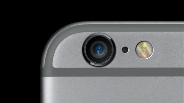 <b>Apple iPhone 6s ar putea o cameră foto cu lentile duble, zoom optic și un senzor de presiune 3D</b>Ajunși în 2015 iată că zvonurile și scurgerile de informații cu privire la noua generație iPhone încep deja să își facă simțită prezența în mediul online, ca de fiecare dată informațiile având ca origine China, țara în care iPhone 6...