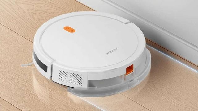 <b>Turul Magazinelor #1435: Cel mai ieftin laptop cu 16 GB RAM, telefon sub 500 lei, aspirator robot nou de la Xiaomi</b>Cu România calificată aseară, avem un motiv în plus să investim în televizoare de calitate pentru a viziona următorul şi sperăm noi următoarele meciuri ale naţionalei. Altminteri găsim şi alte produse atractive pentru acest Tur al Magazinelor