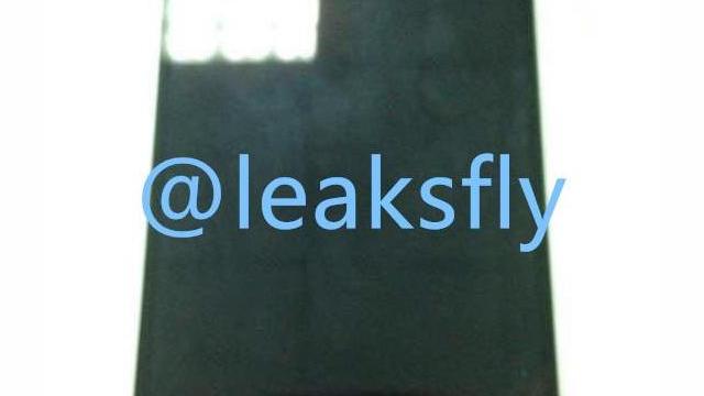 <b>HTC One M9 Plus apare În primele imagini, șochează Împrumutând butonul Home de la Samsung</b>Suntem surprinși să asistăm la o nouă scăpare de terminal HTC astăzi și e vorba despre unul la care nu ne așteptam: HTC One M9 Plus. Noul venit se remarcă din start prin designul îngust și butonul Home ce aduce cu cel de pe modelele Galaxy S....