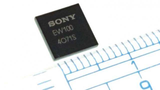 <b>Sony lansează un modul TV tuner digital pentru terminalele mobile</b>Deși conceptul de televiziune pe telefonul mobil e popular mai degrabă în Asia, eu cred că ar prinde și în alte zone ale globului. La fel consideră&nbsp;și Sony, care a lansat un modul de tuner TV digital pentru terminalele mobile. &nbsp; Pe...