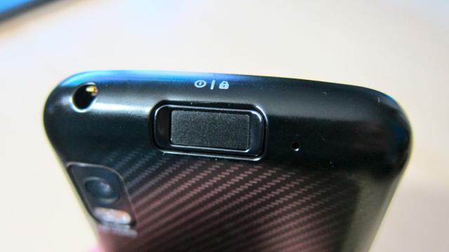 <b>Nexus 6 ar fi trebui să sosească cu scanner de amprente, dar s-a renunțat la acesta În ultima clipă</b>Nexus 6 a fost unul dintre ultimele terminale testate la Mobilissimo.ro în 2014 și nu pot să zic că ne-a impresionat în mod deosebit, deși avea o captură foto nocturnă destul de bună. Aparent, pe ultima sută de metri s-a renunțat la o funcție...