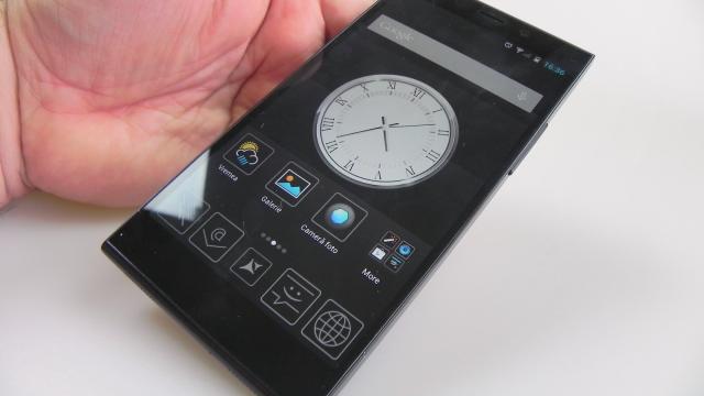 <b>Phablet-ul Allview X1 Xtreme are parte de o reducere considerabilă la Altex.ro; costă acum 1.199 lei</b>Un phablet testat aici la Mobilissimo anul trecut a fost și Allview X1 Xtreme, device cu display de 5.5 inch, procesor quad-core Snapdragon 800 și 3 GB memorie RAM. Dacă la vremea redactării articolului de review, telefonul era disponibil pentru...