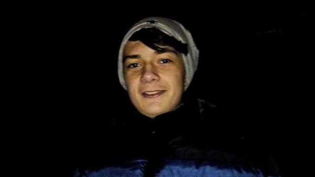 <b>Allview V1 Viper S4G are câștigător la Mobilissimo.ro! Numele său este Brândușoiu Andrei</b>Unul dintre cele mai arătoase telefoane Allview testate la Mobilissimo.ro are un câștigător și e vorba aici despre Allview V1 Viper S4G. Am testat handsetul la început de an și după cum v-am promis am introdus comentariile voastre în random.org...