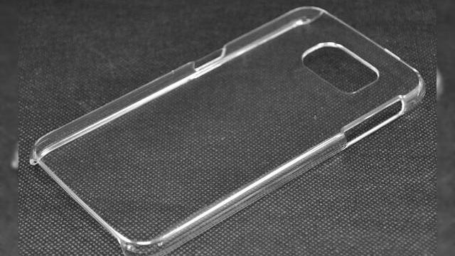 <b>Design-ul lui Samsung Galaxy S6 confirmat din nou prin intermediul unor fotografii live a huselor pregătite spre vânzare</b>După noi randări ale huselor pregătite de către comercianți pentru Samsung Galaxy S6, imagini pe care le-am putut admira ieri chiar aici, astăzi retailer-ul de accesorii MobileDirect.ro ne oferă câteva imagini live cu o husă destinată noului...