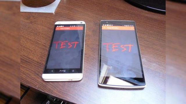 <b>SnapDoodles este o aplicaţie drăguţă de mâzgălituri trimise în timp real pe alt telefon (Video)</b>SnapDoodles este o aplicaţie pe care am descoperit-o &icirc;n Play Store astăzi şi prin care puteţi m&acirc;zgăli pe ecranul telefonului, iar "creaţia" voastră va ajunge &icirc;n timp real pe telefonul unui prieten. Fiecare punct să linie...