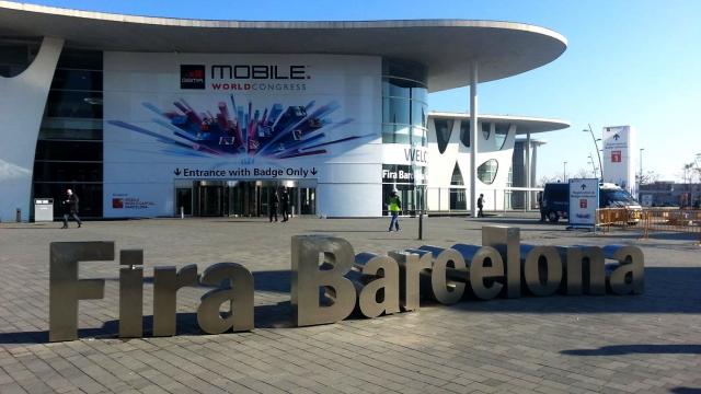 <b>Mobile World Congress 2015 și primele mele așteptări înainte de decolarea spre Barcelona</b>Cu mai bine de un an la activ în componența familiei Mobilissimo.ro, astăzi încep a mă pregăti pentru decolarea spre Barcelona, locație în care mă așteaptă pentru prima dată experiența numită Mobile World Congress 2015, acesta...