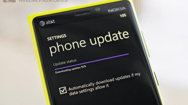 <b>Utilizatorii de Nokia Lumia 920 confirmă sosirea update-ului Denim; inclusiv în România</b>Cu toate că Microsoft a anunțat de curând sosirea lui Windows 10 pe terminalele mobile, se pare că procesul de actualizare la pachetul software Lumia Denim continuă și acum, smartphone-ul vizat fiind nimeni altul decât Nokia Lumia 920,...